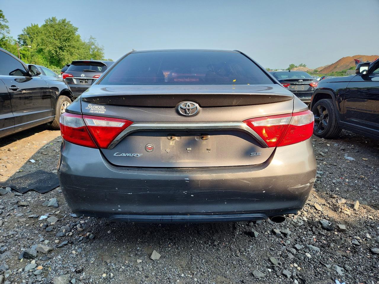 2016 TOYOTA CAMRY SE — Фото 6 из 12