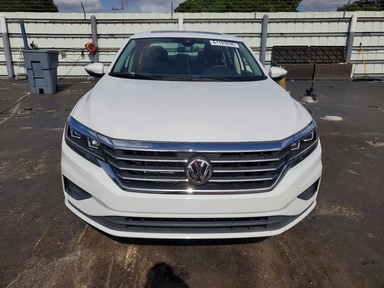 2020 VOLKSWAGEN PASSAT SE — Фото 5 из 12