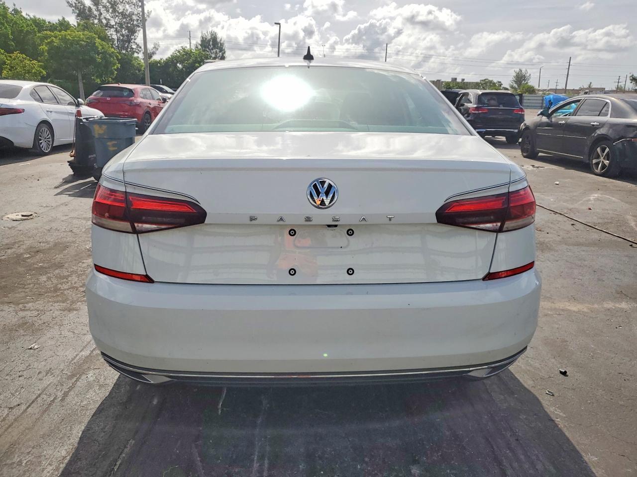 2020 VOLKSWAGEN PASSAT SE — Фото 6 из 12
