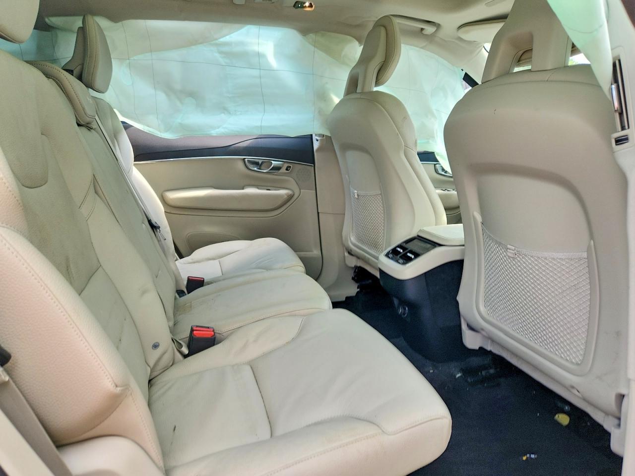 2020 VOLVO XC90 T5 MOMENTUM — Фото 11 из 14