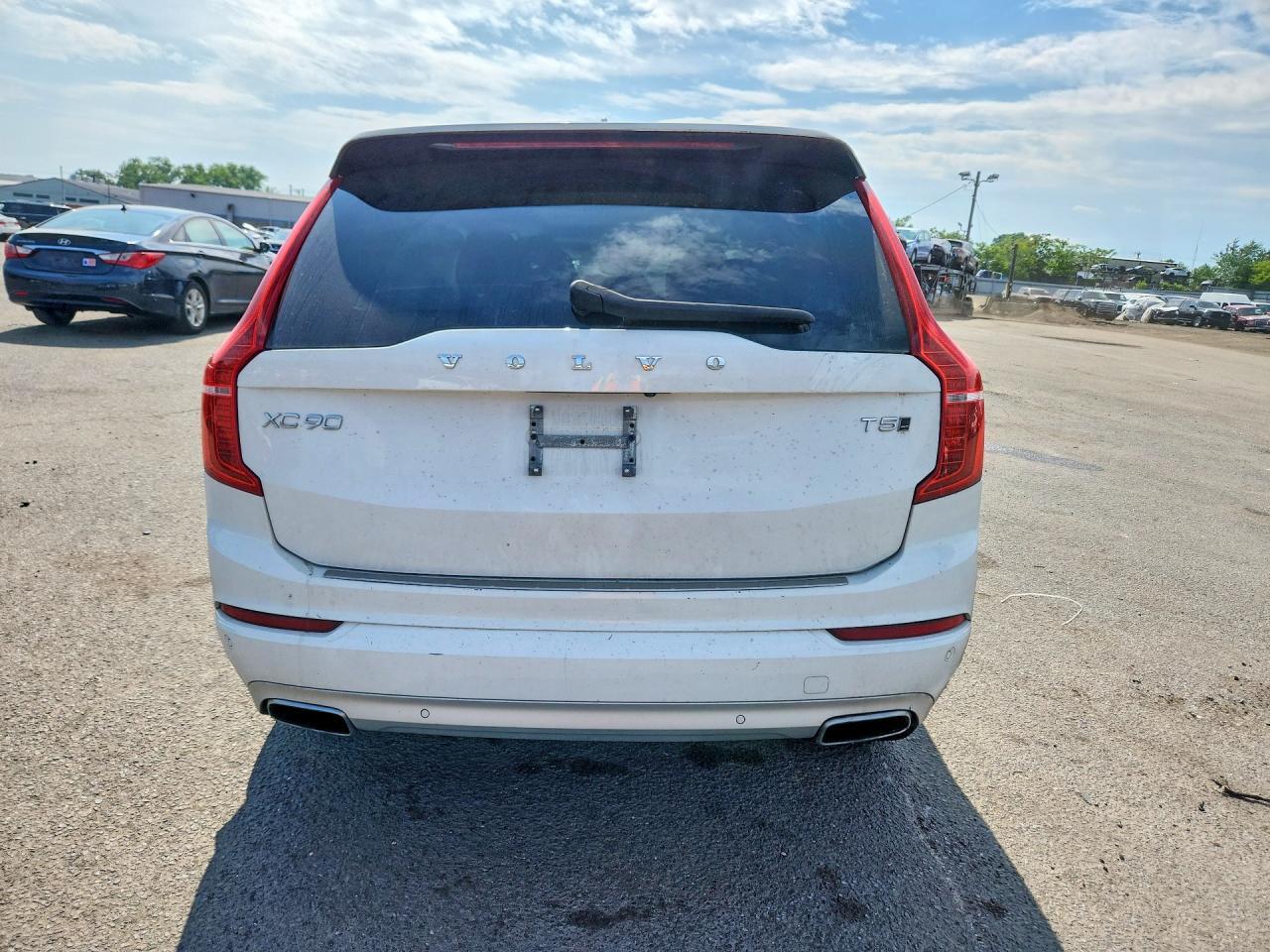 2020 VOLVO XC90 T5 MOMENTUM — Фото 6 из 14