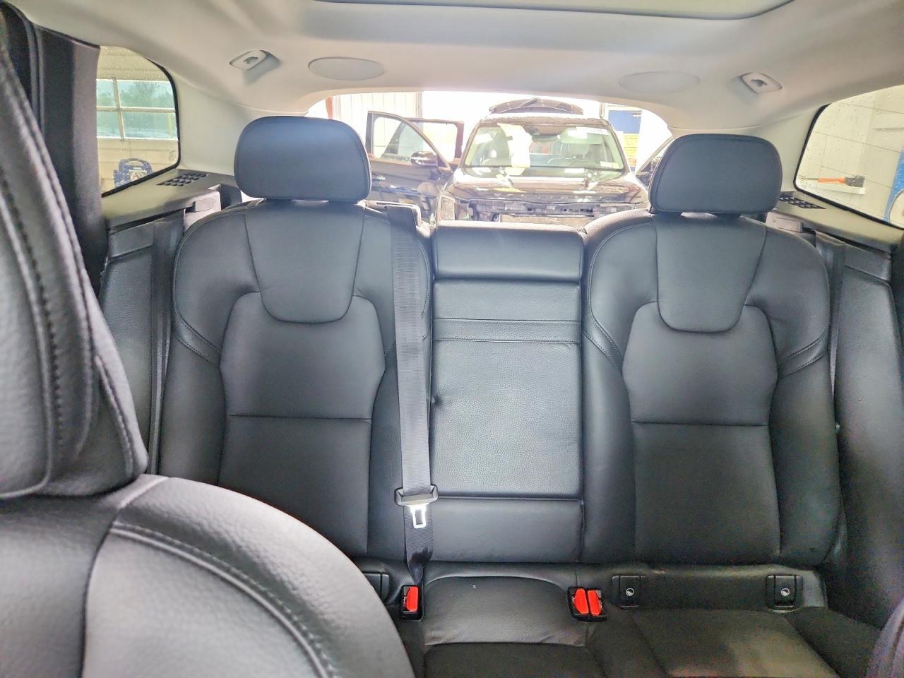 2020 VOLVO XC60 T5 MOMENTUM — Фото 10 из 14