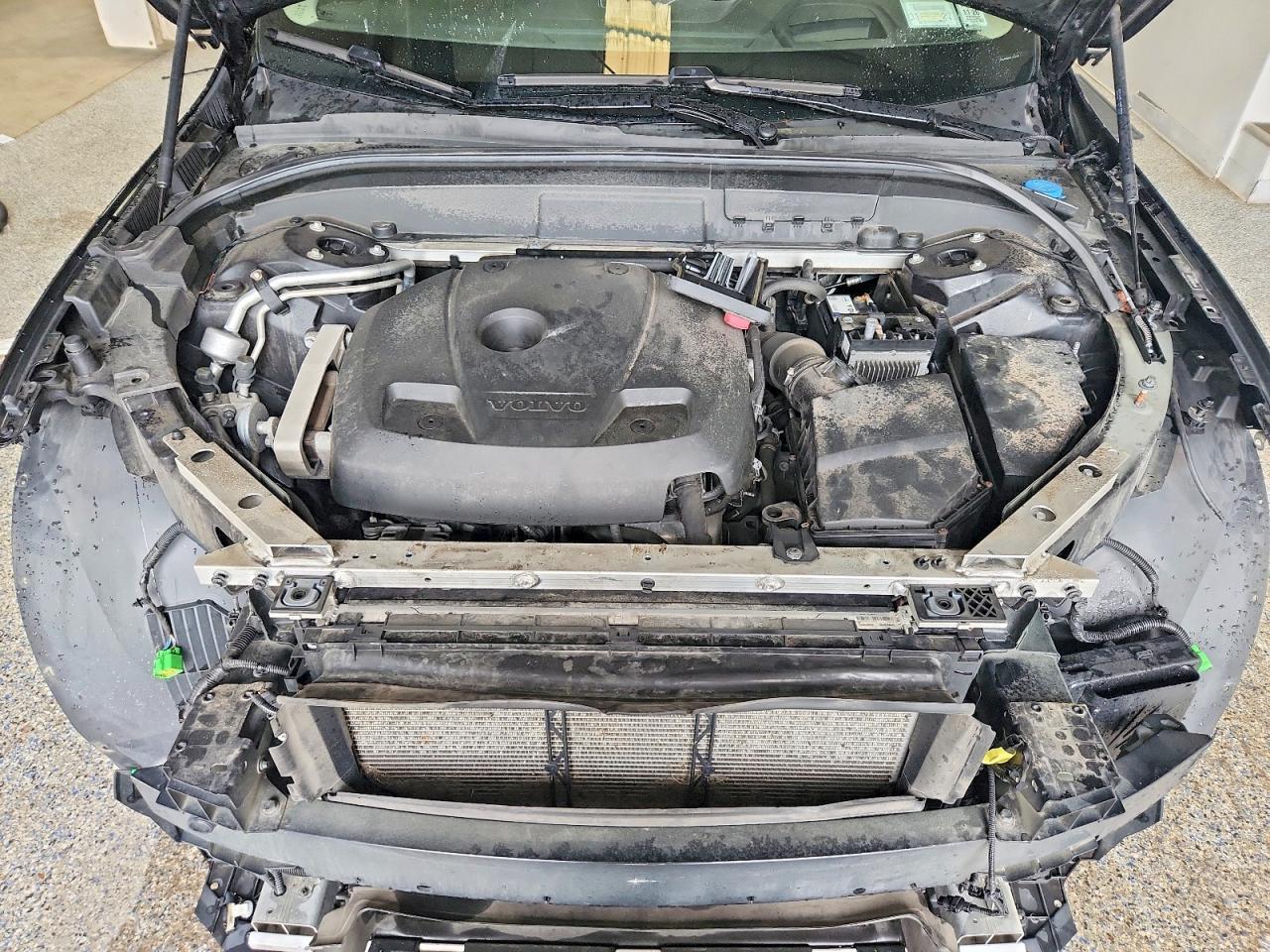 2020 VOLVO XC60 T5 MOMENTUM — Фото 12 из 14