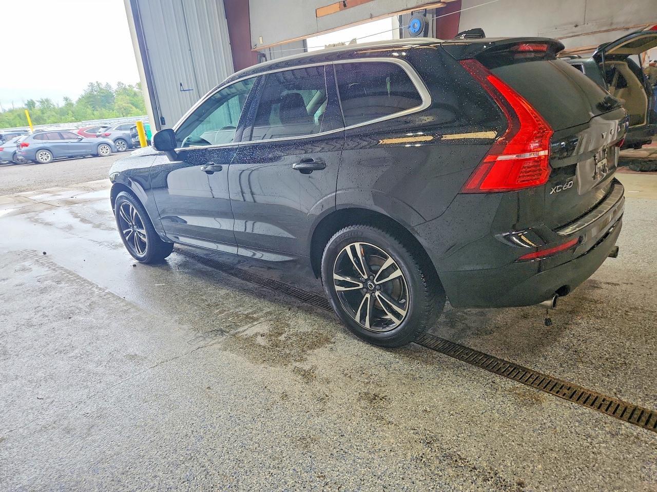 2020 VOLVO XC60 T5 MOMENTUM — Фото 2 из 14