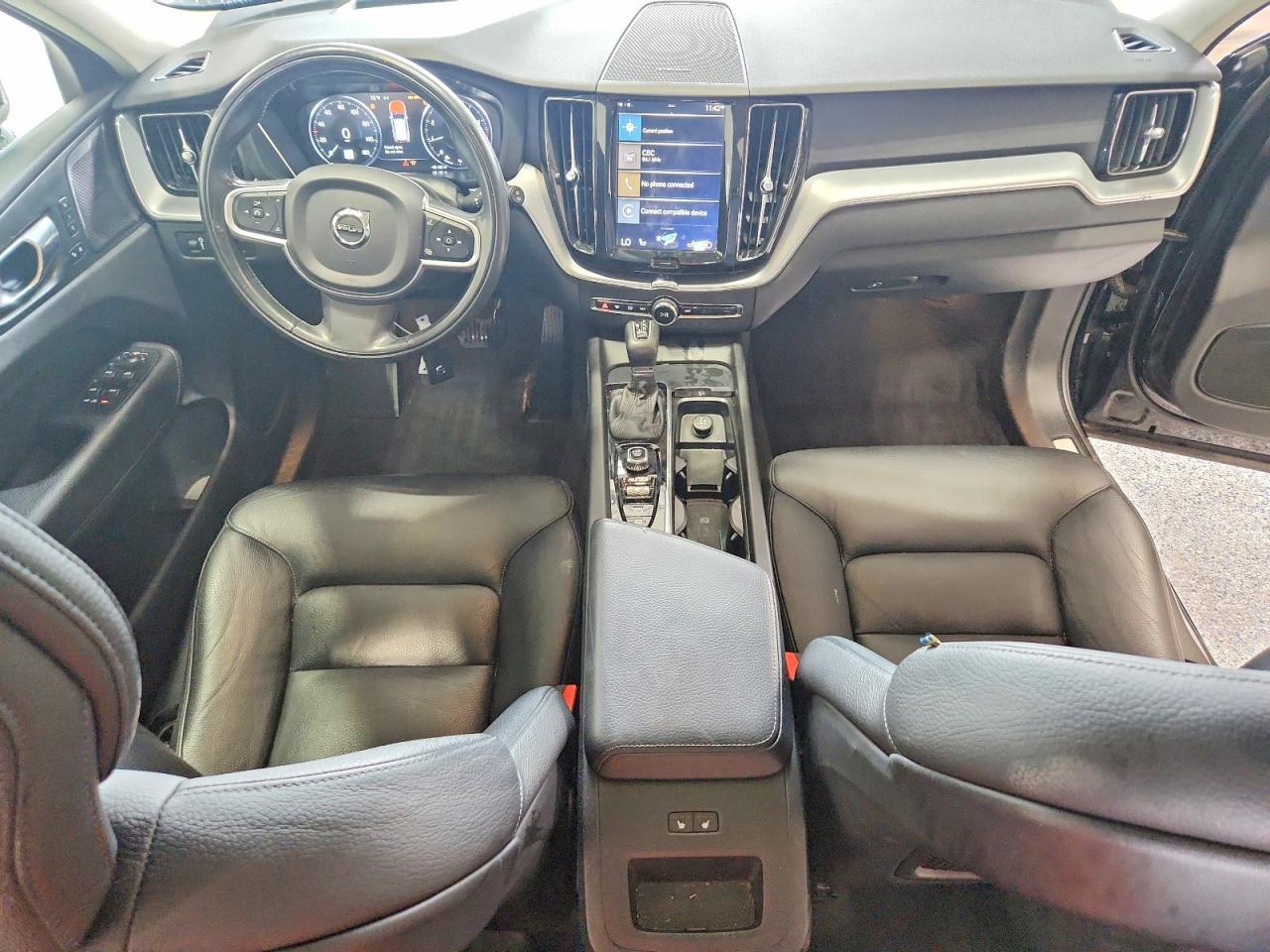 2020 VOLVO XC60 T5 MOMENTUM — Фото 8 из 14