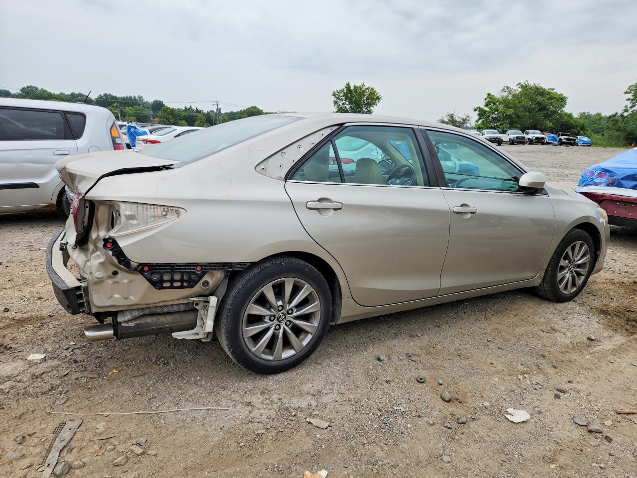 2016 TOYOTA CAMRY XLE — Фото 3 из 13