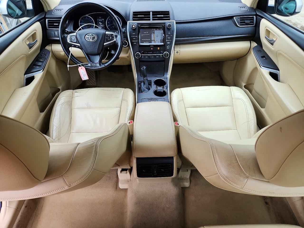 2016 TOYOTA CAMRY XLE — Фото 8 из 13