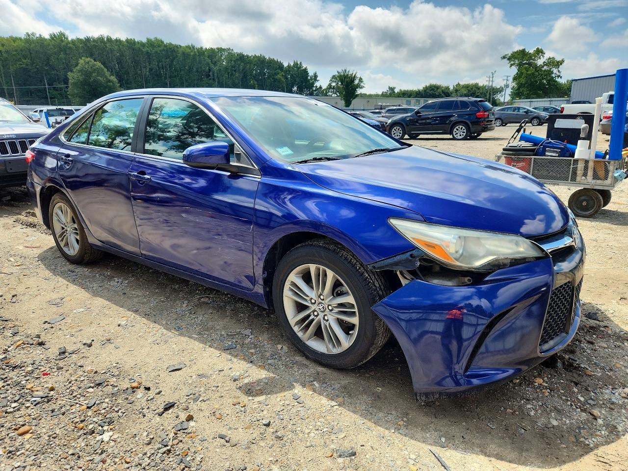 2016 TOYOTA CAMRY SE — Фото 4 из 12