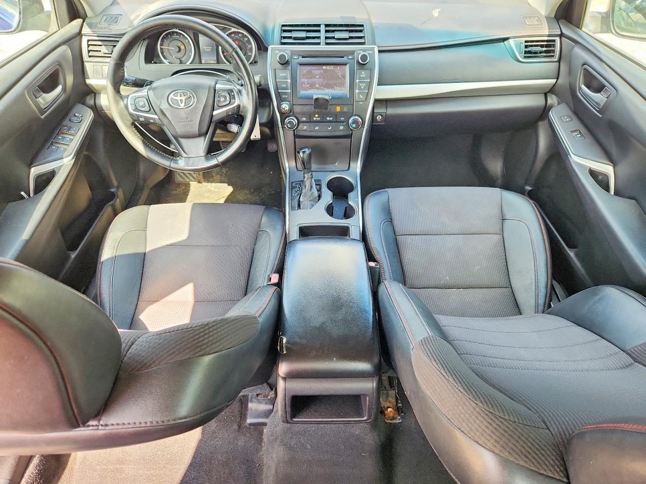 2016 TOYOTA CAMRY SE — Фото 8 из 12