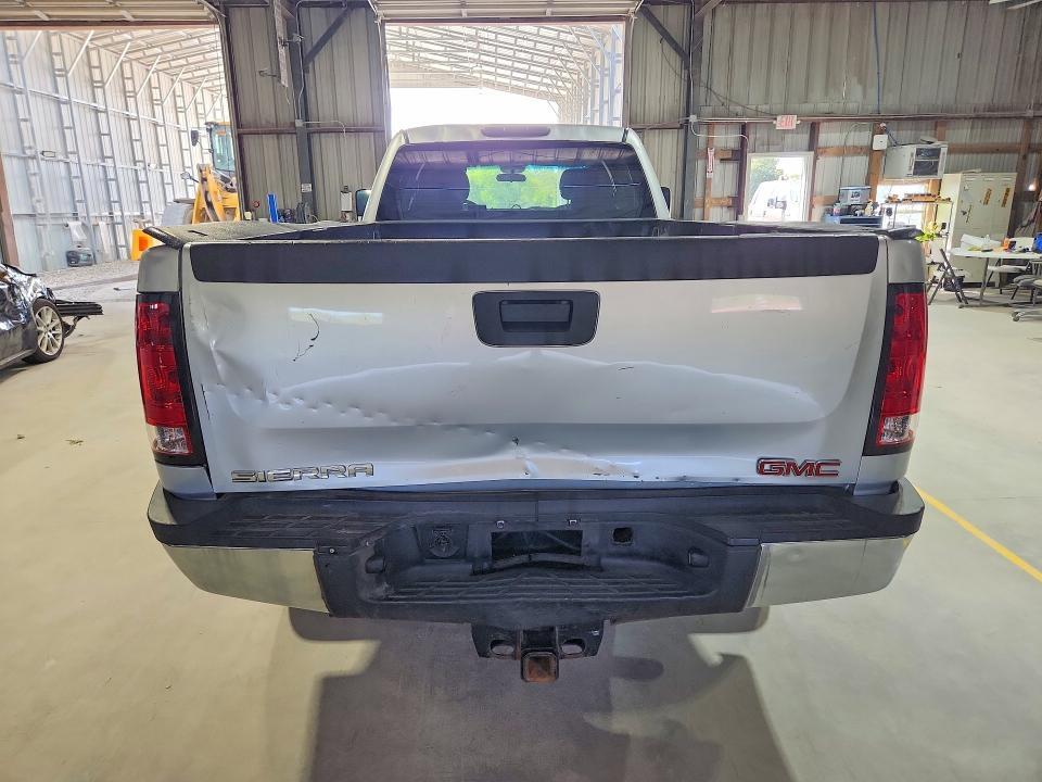 2013 GMC SIERRA 3500HD — Фото 6 из 12