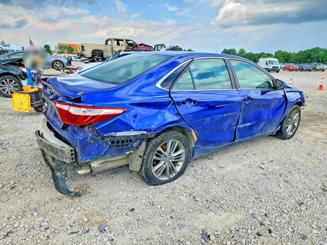 2016 TOYOTA CAMRY SE — Фото 3 из 13