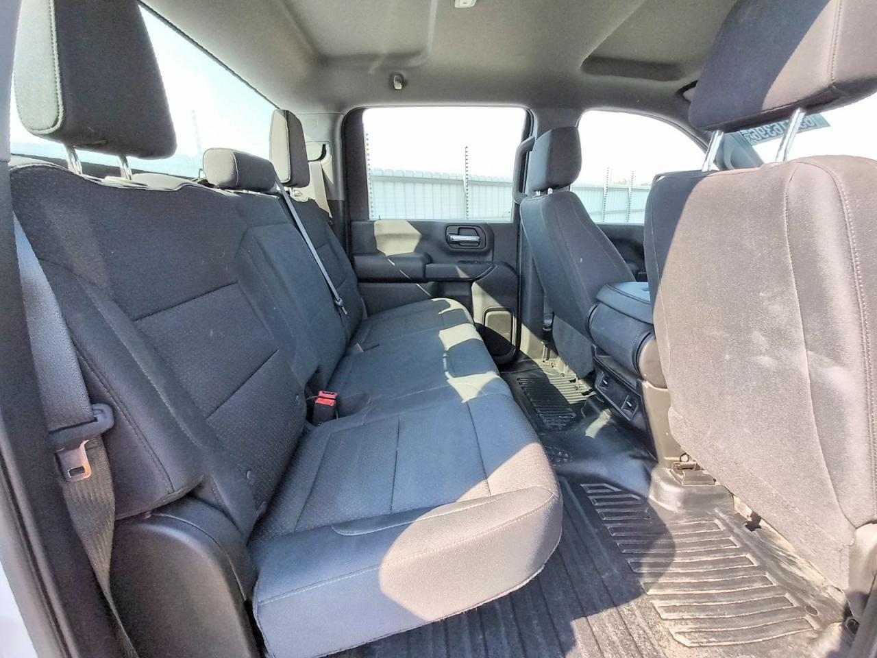 2025 CHEVROLET SILVERADO — Фото 10 из 12