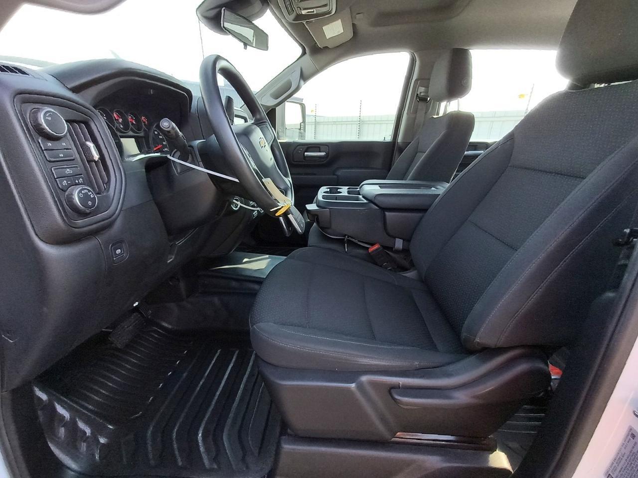 2025 CHEVROLET SILVERADO — Фото 7 из 12