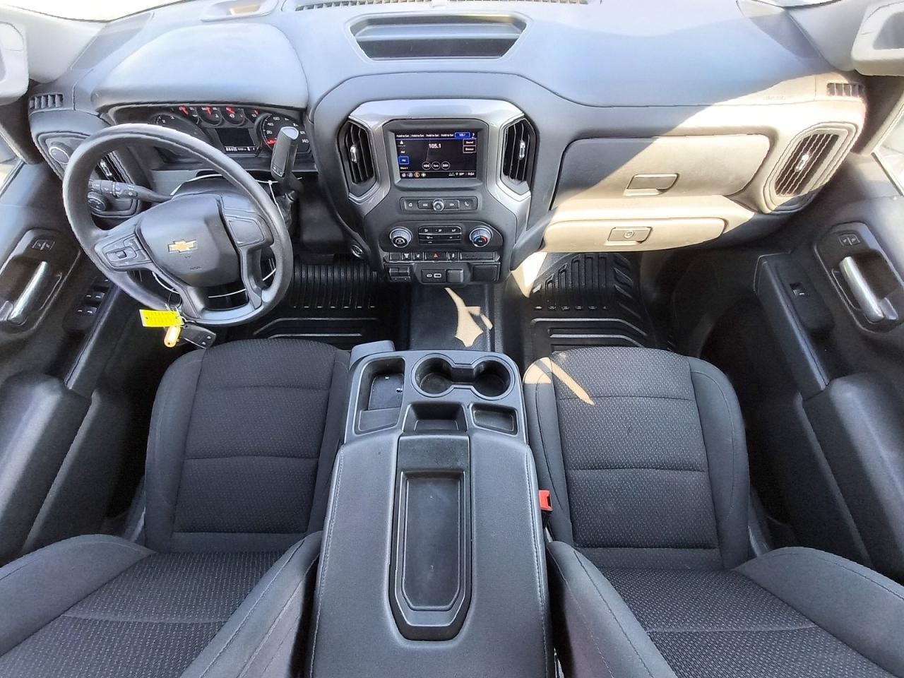 2025 CHEVROLET SILVERADO — Фото 8 из 12