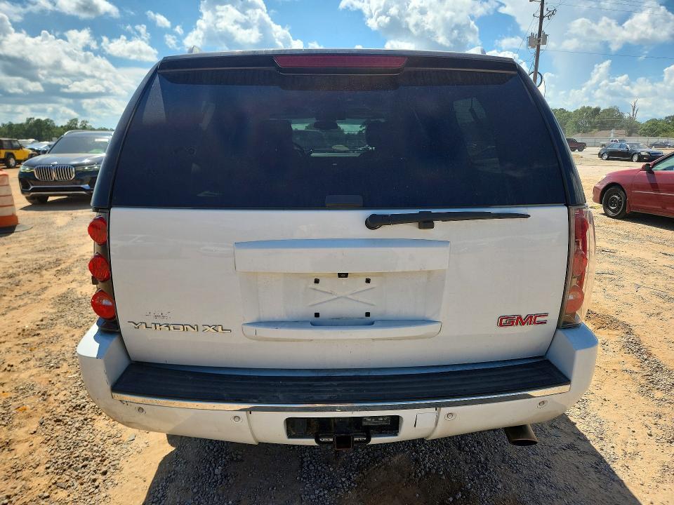 2013 GMC YUKON XL DENALI — Фото 6 из 13