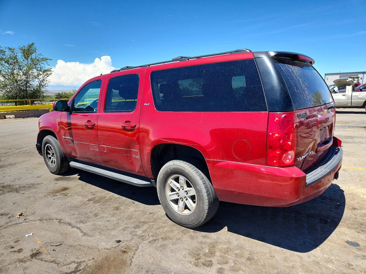 2013 GMC YUKON XL K1500 SLT — Фото 2 из 13