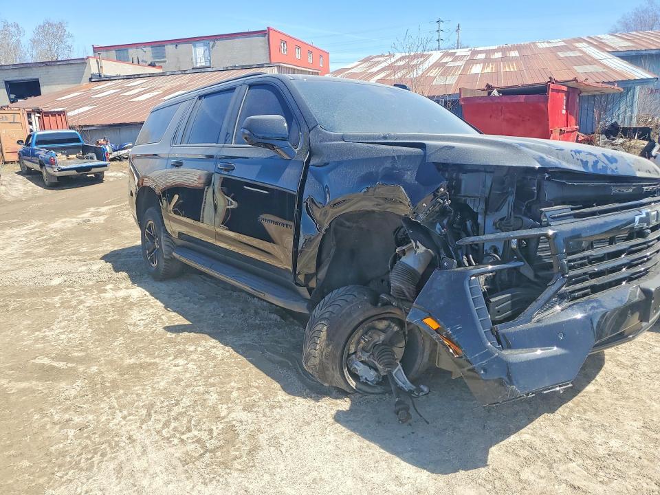 2025 CHEVROLET SUBURBAN K1500 RST — Фото 4 из 13