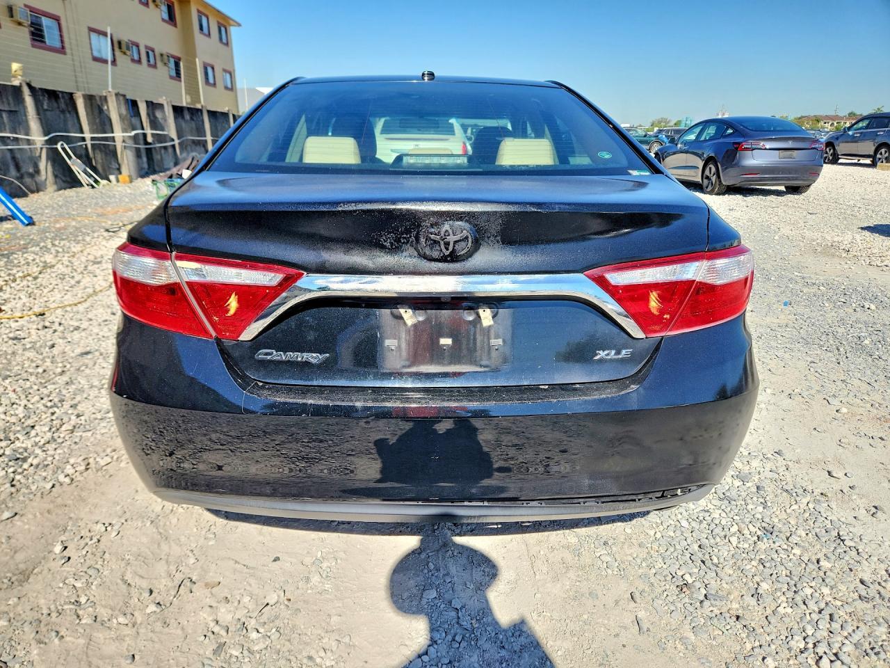 2016 TOYOTA CAMRY XLE — Фото 6 из 12