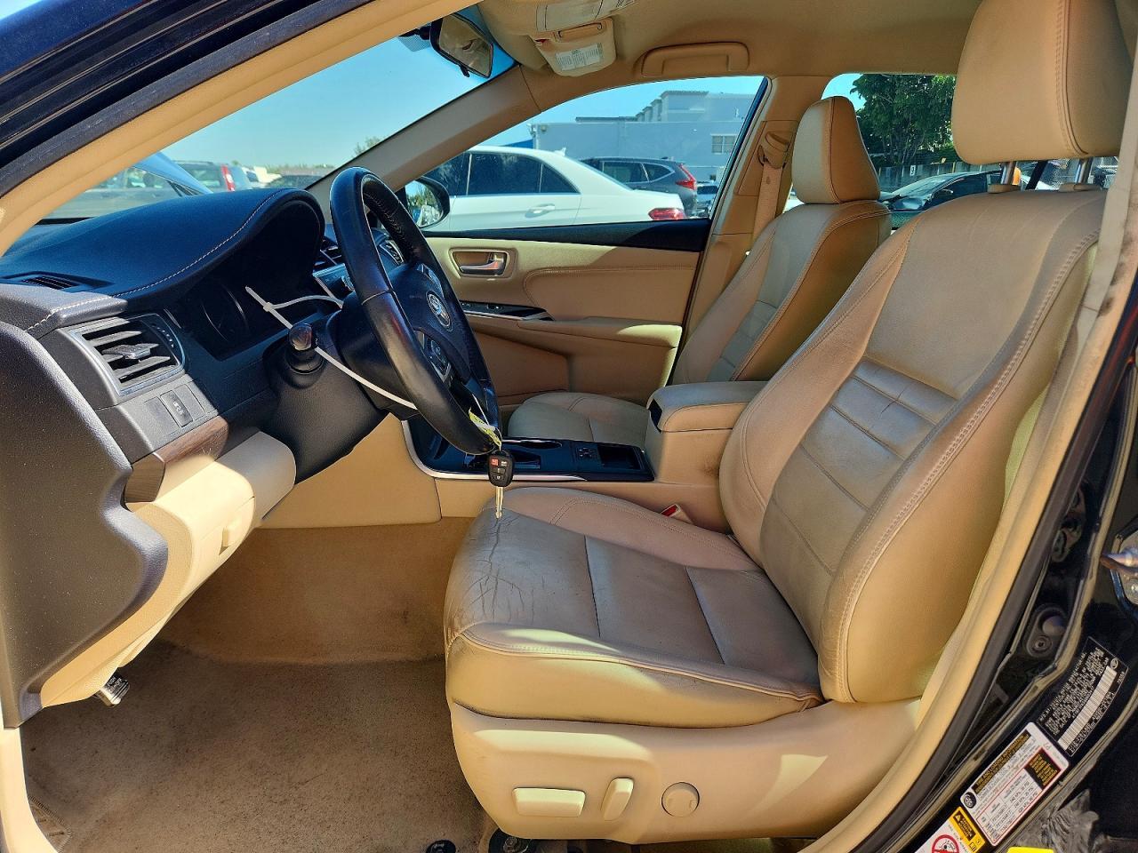 2016 TOYOTA CAMRY XLE — Фото 7 из 12