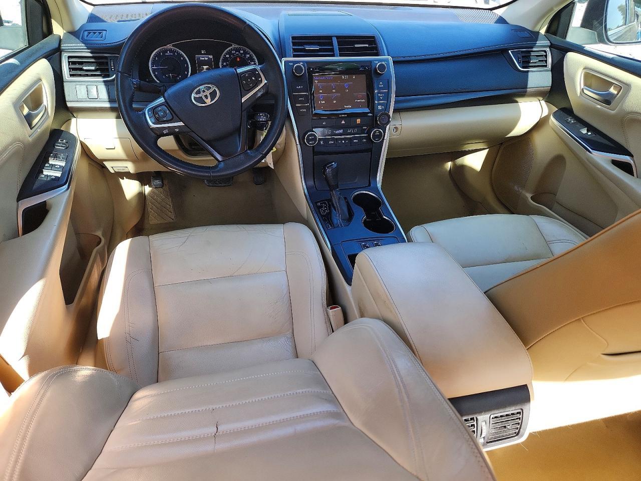 2016 TOYOTA CAMRY XLE — Фото 8 из 12