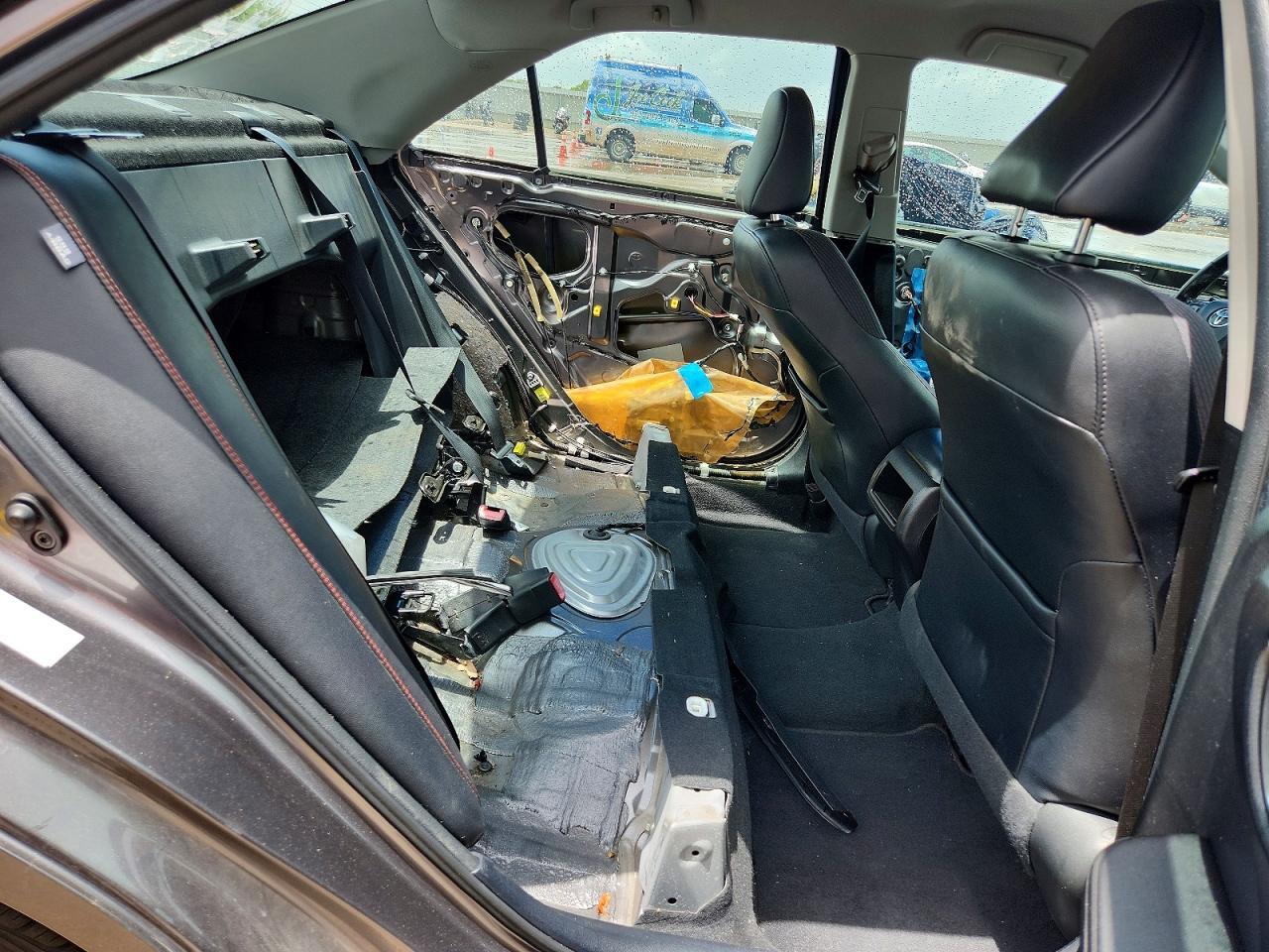 2016 TOYOTA CAMRY SE — Фото 10 из 13