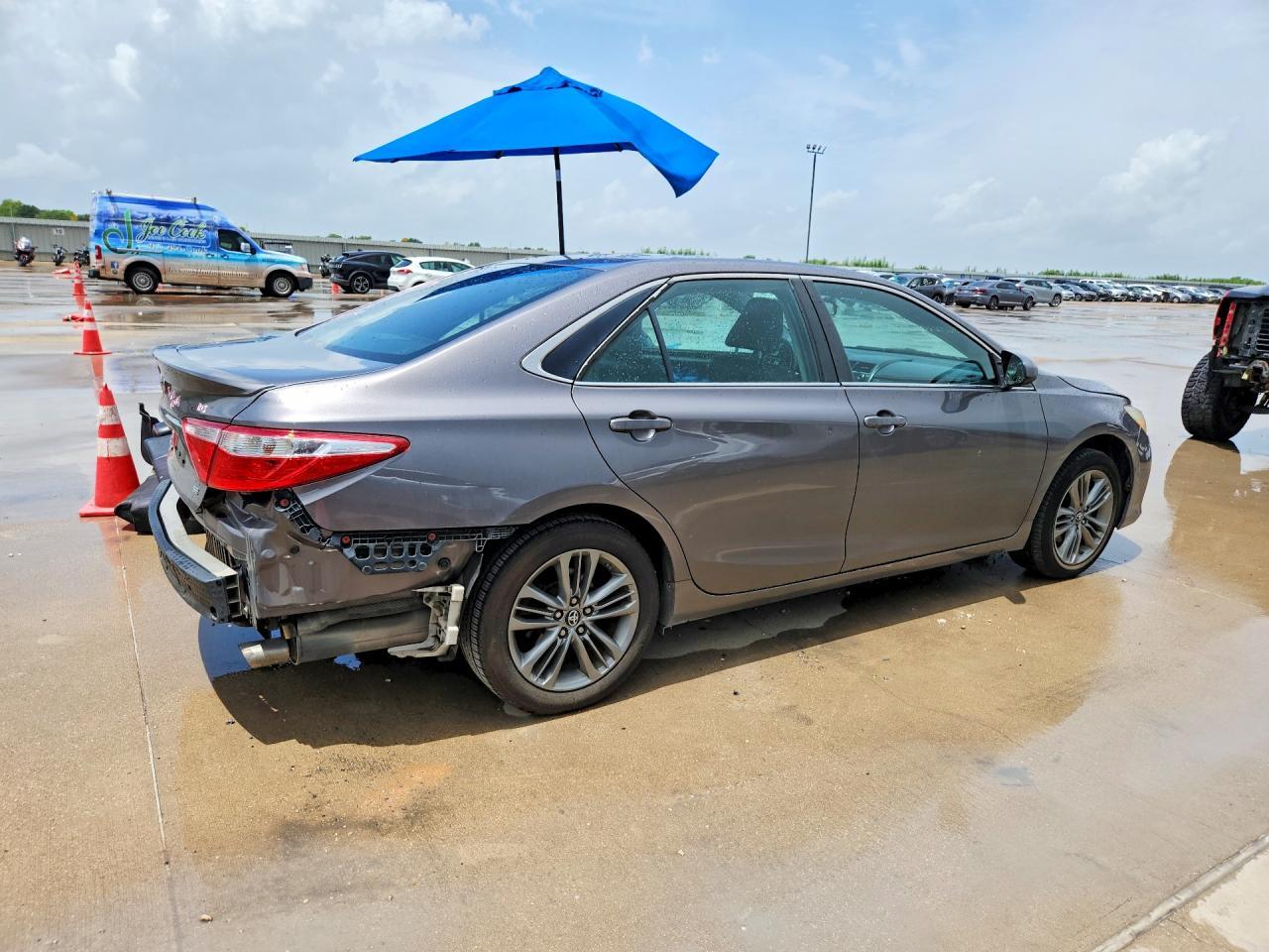 2016 TOYOTA CAMRY SE — Фото 3 из 13