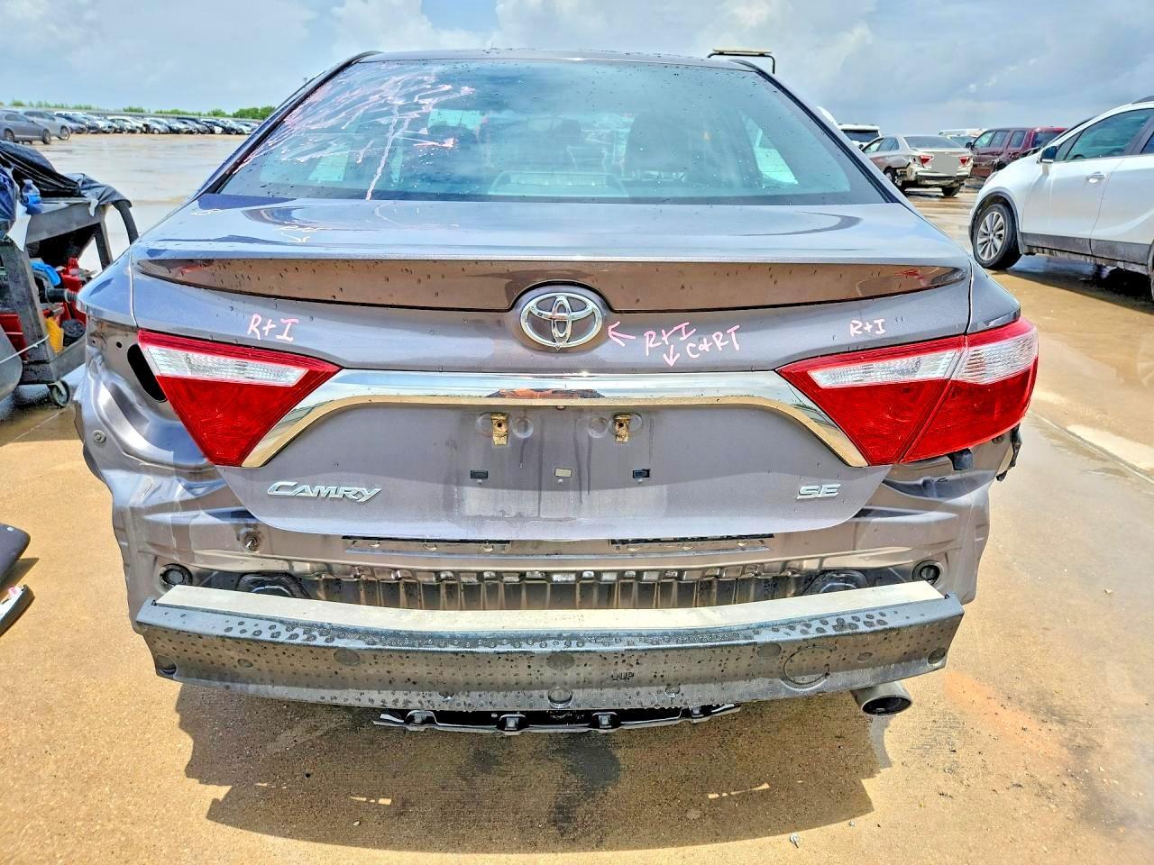 2016 TOYOTA CAMRY SE — Фото 6 из 13