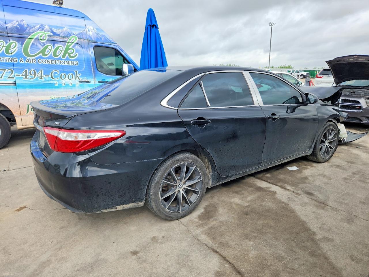 2016 TOYOTA CAMRY SE — Фото 3 из 12