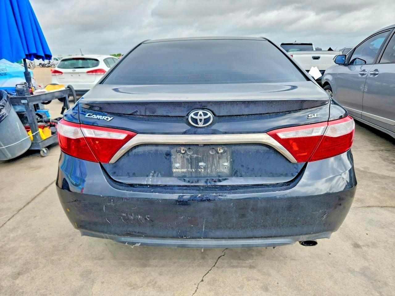 2016 TOYOTA CAMRY SE — Фото 6 из 12