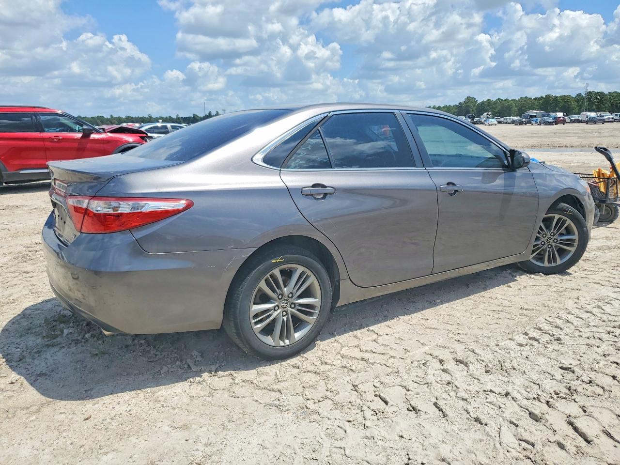 2016 TOYOTA CAMRY SE — Фото 3 из 12