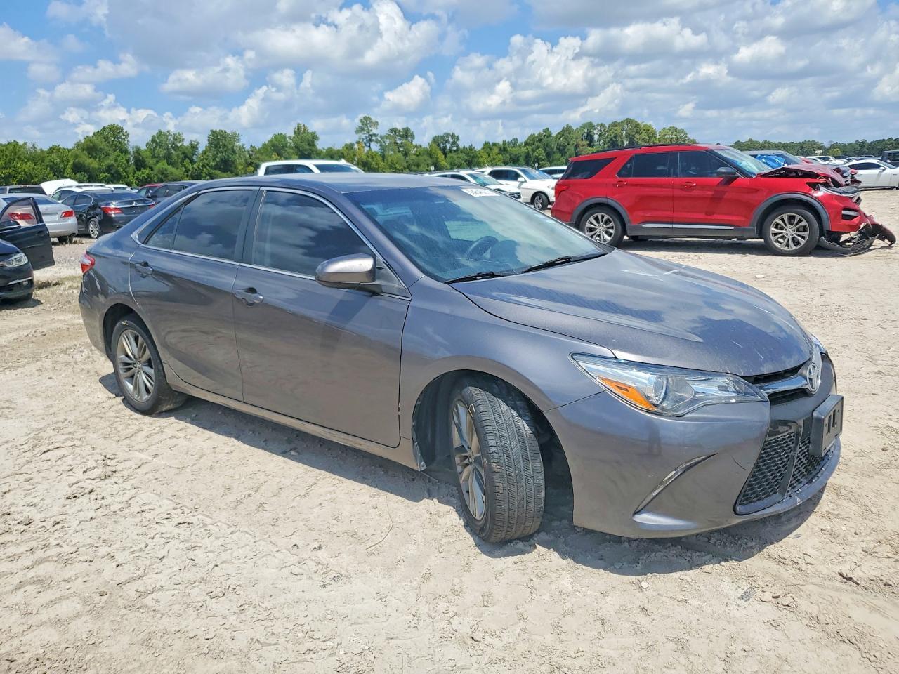 2016 TOYOTA CAMRY SE — Фото 4 из 12