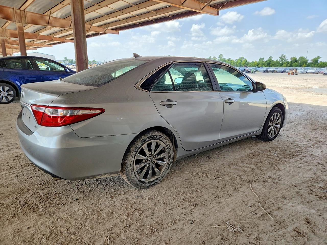 4T1BF1FK4GU558972 2016 TOYOTA CAMRY photo no. 3