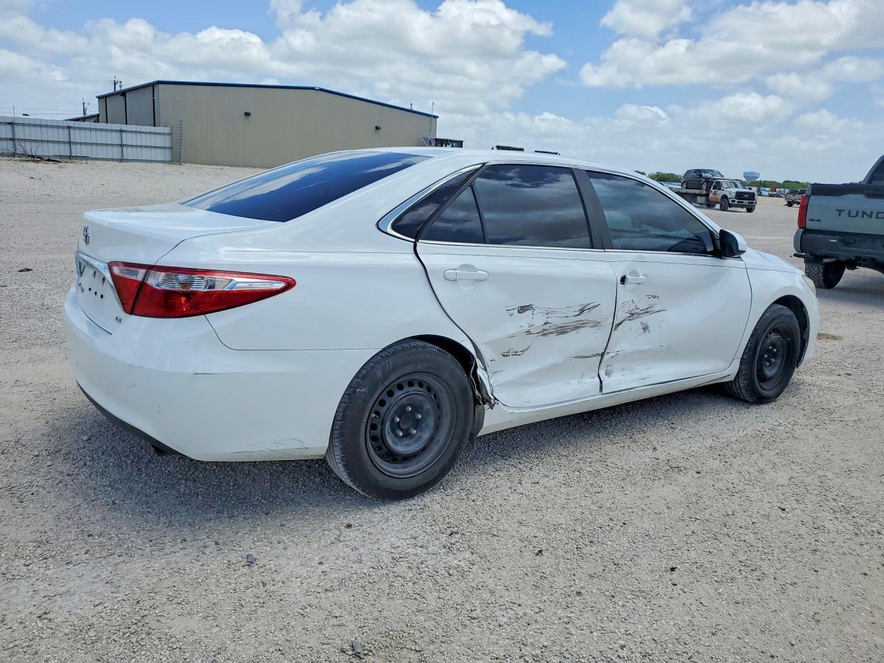 4T4BF1FK5GR564012 2016 TOYOTA CAMRY photo no. 3