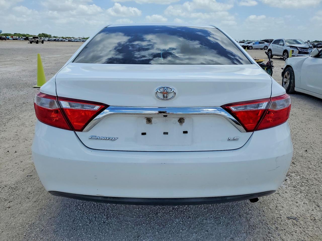 4T4BF1FK5GR564012 2016 TOYOTA CAMRY photo no. 6