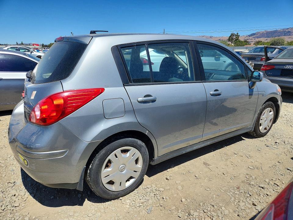 2010 NISSAN VERSA 1.8 S — Фото 3 из 12