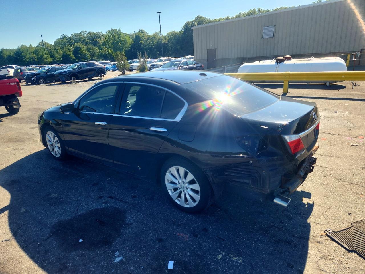 1HGCR3F89DA046509 2013 HONDA ACCORD photo no. 2