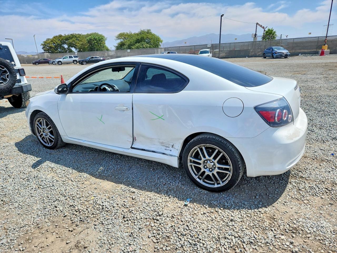 2010 SCION TC BASE — Фото 2 из 12