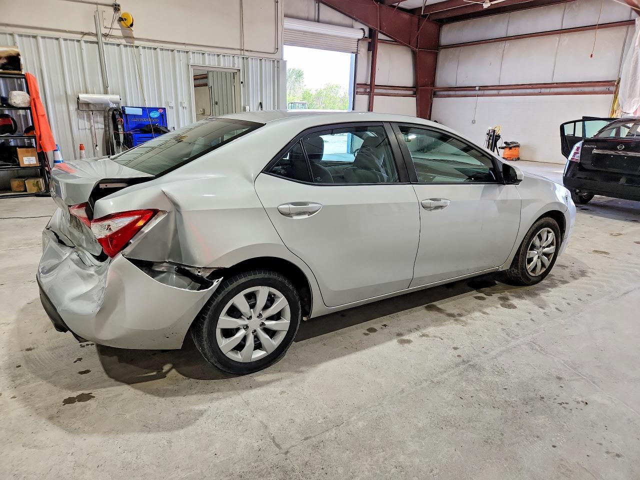 2016 TOYOTA COROLLA LE — Фото 3 из 12