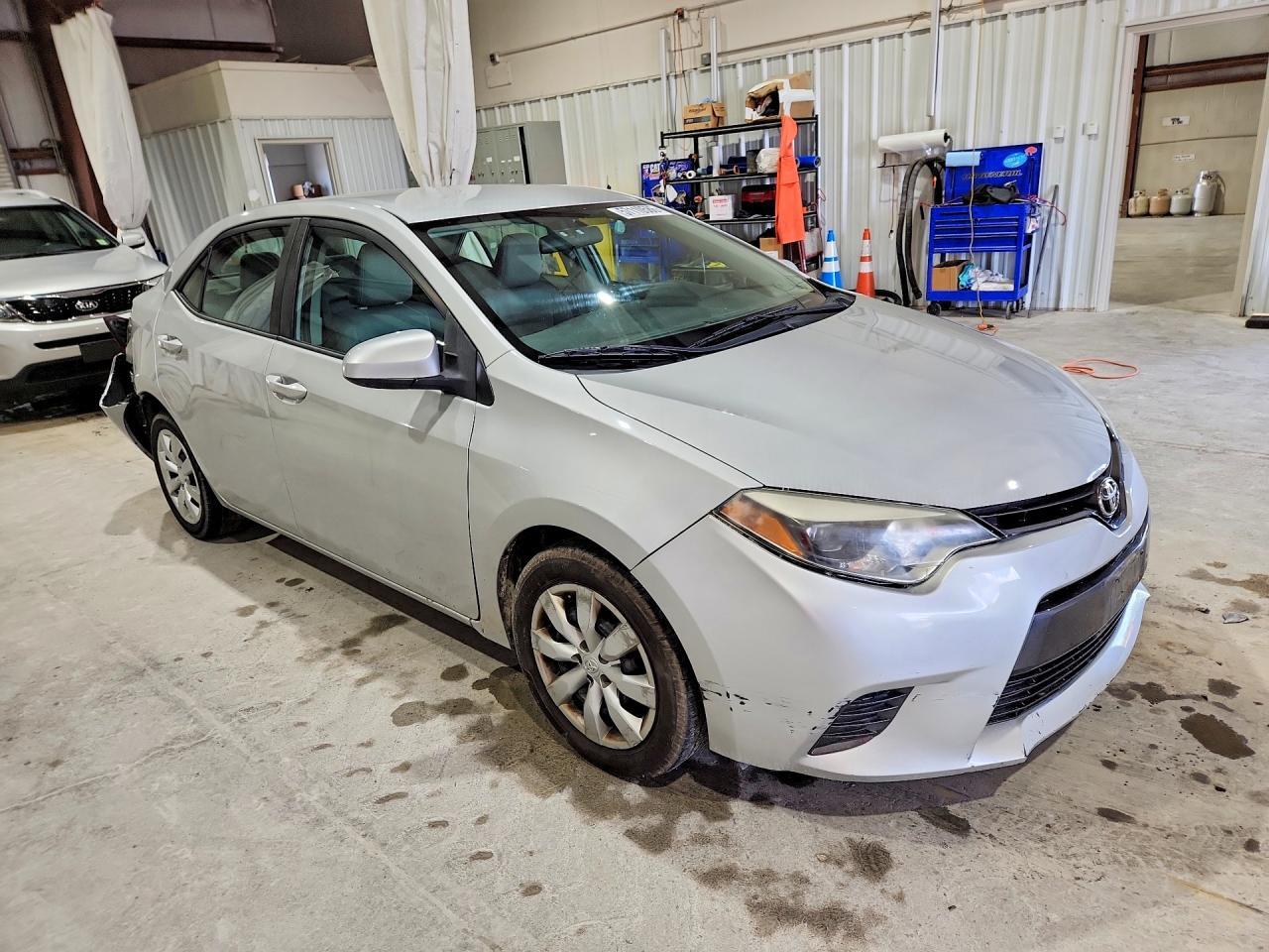 2016 TOYOTA COROLLA LE — Фото 4 из 12