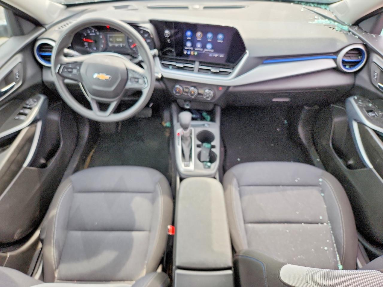 2025 CHEVROLET TRAX LS — Фото 8 из 13
