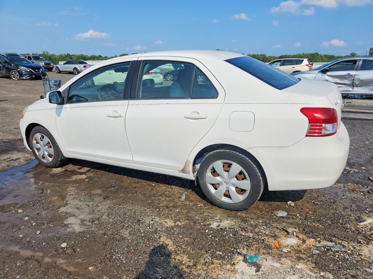 JTDBT923371142665 2007 TOYOTA YARIS photo no. 2