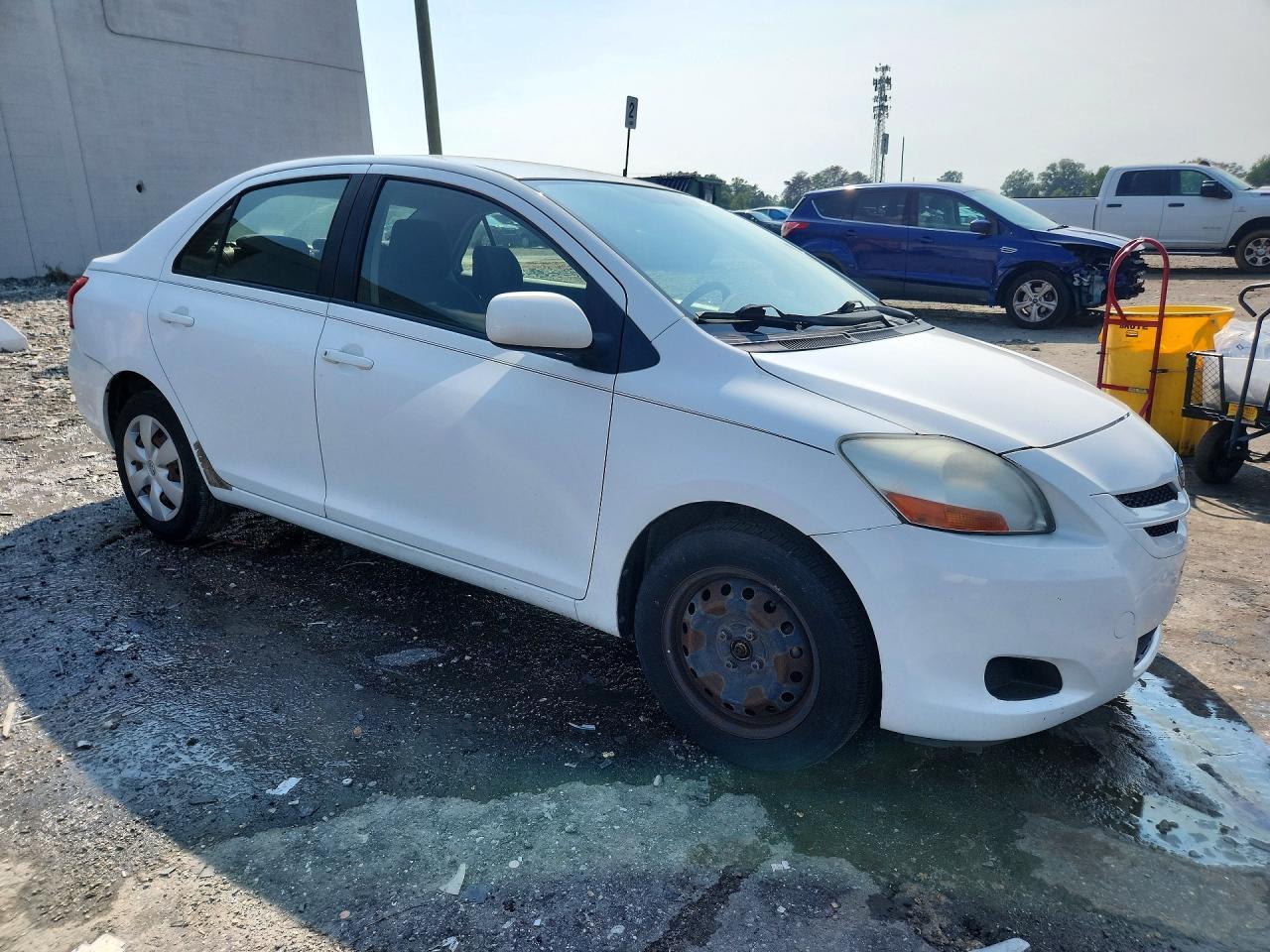 JTDBT923371142665 2007 TOYOTA YARIS photo no. 4