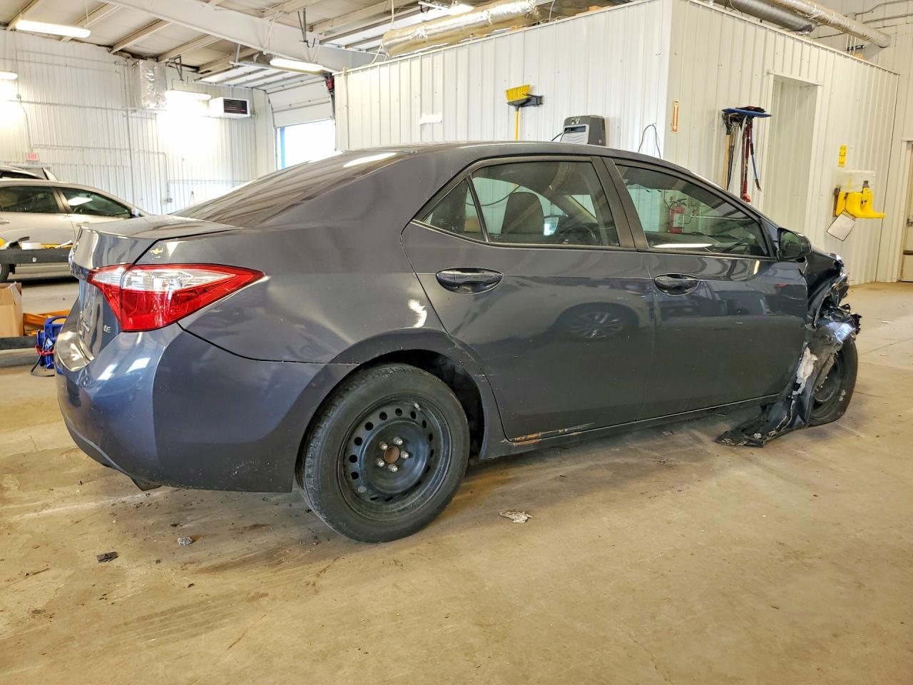 2016 TOYOTA COROLLA LE — Фото 3 из 12