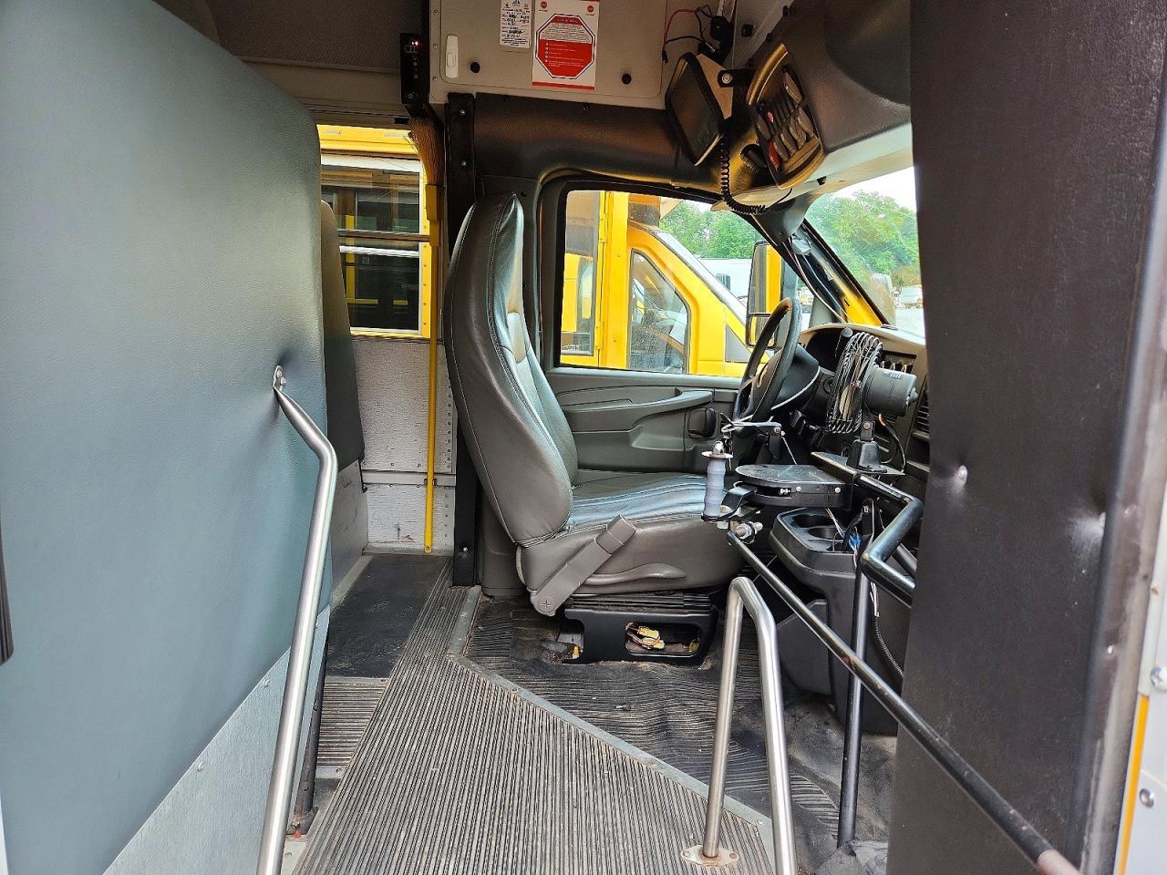 2010 THOMAS MINOTOUR G3500 - SCHOOL BUS — Фото 5 из 10