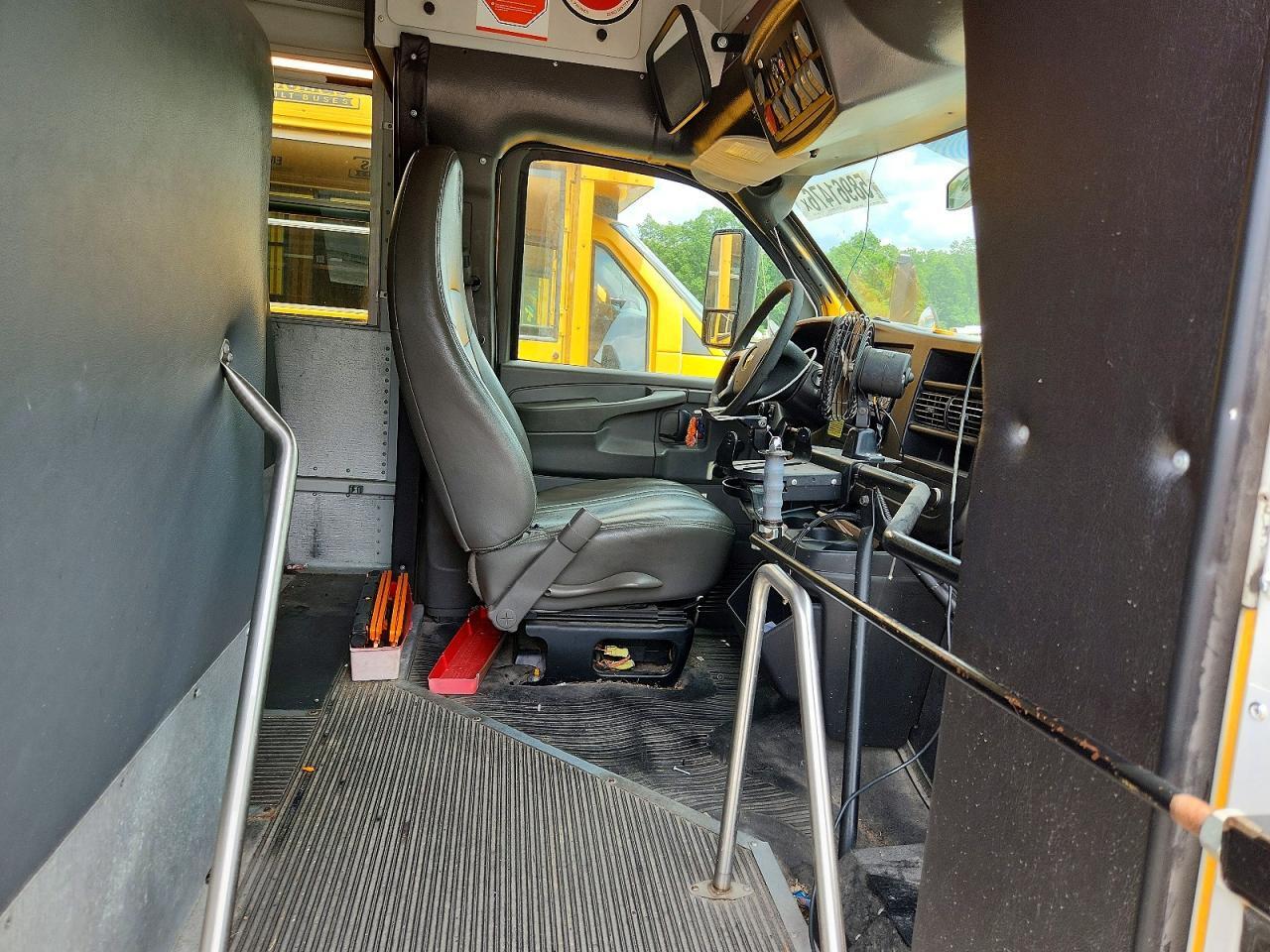 2010 THOMAS MINOTOUR G3500 - SCHOOL BUS — Фото 5 из 10