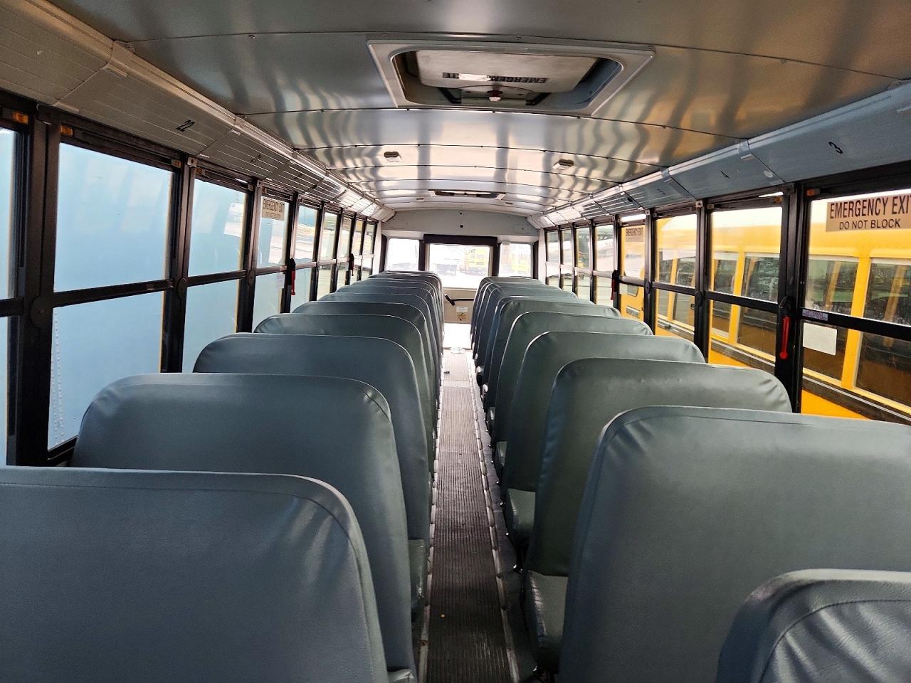 2010 THOMAS SAF-T-LINER C2 - SCHOOL BUS — Фото 6 из 10