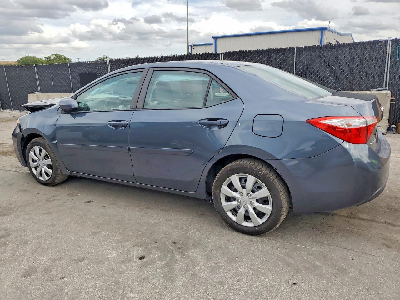 2016 TOYOTA COROLLA LE — Фото 2 из 12