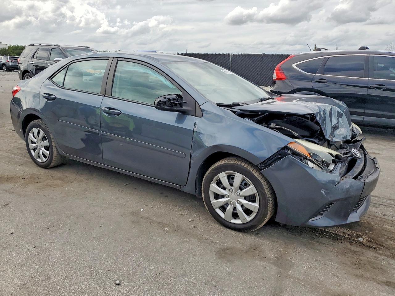 2016 TOYOTA COROLLA LE — Фото 4 из 12