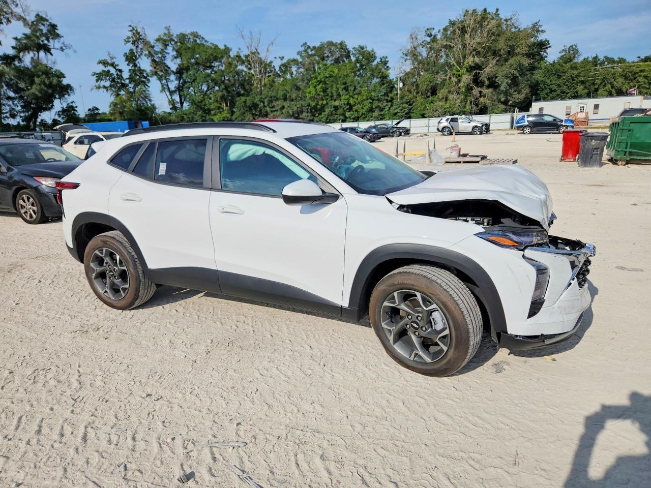 2025 CHEVROLET TRAX 1LT — Фото 4 из 13
