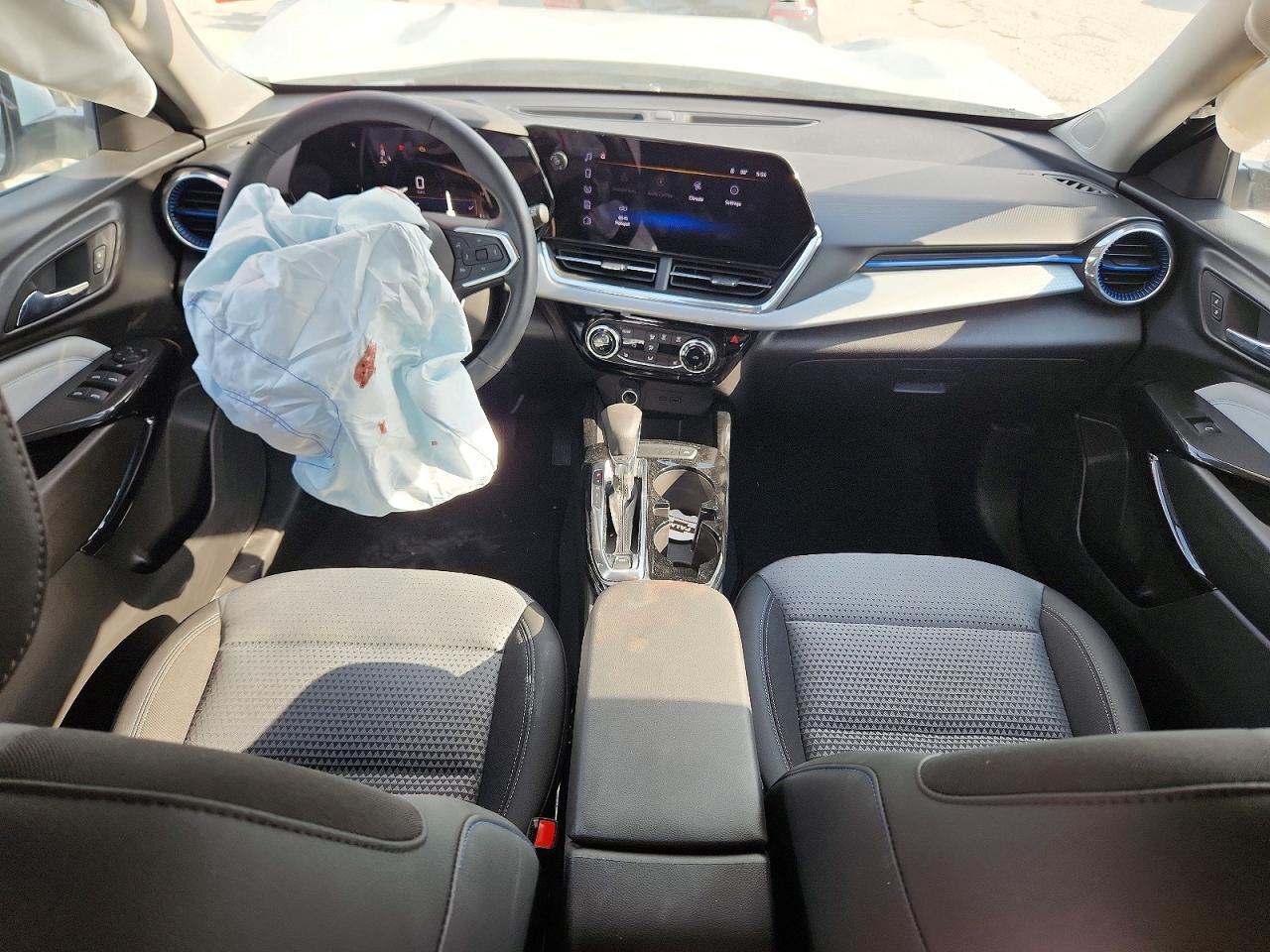 2025 CHEVROLET TRAX 1LT — Фото 8 из 13